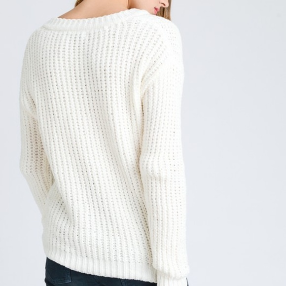 ❗️One Left❗️NWT V-Neck Long Sleeve Sweater - Picture 8 of 8